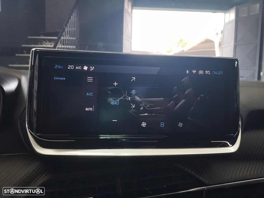 Peugeot 2008 1.2 PureTech Allure — fotografia 30