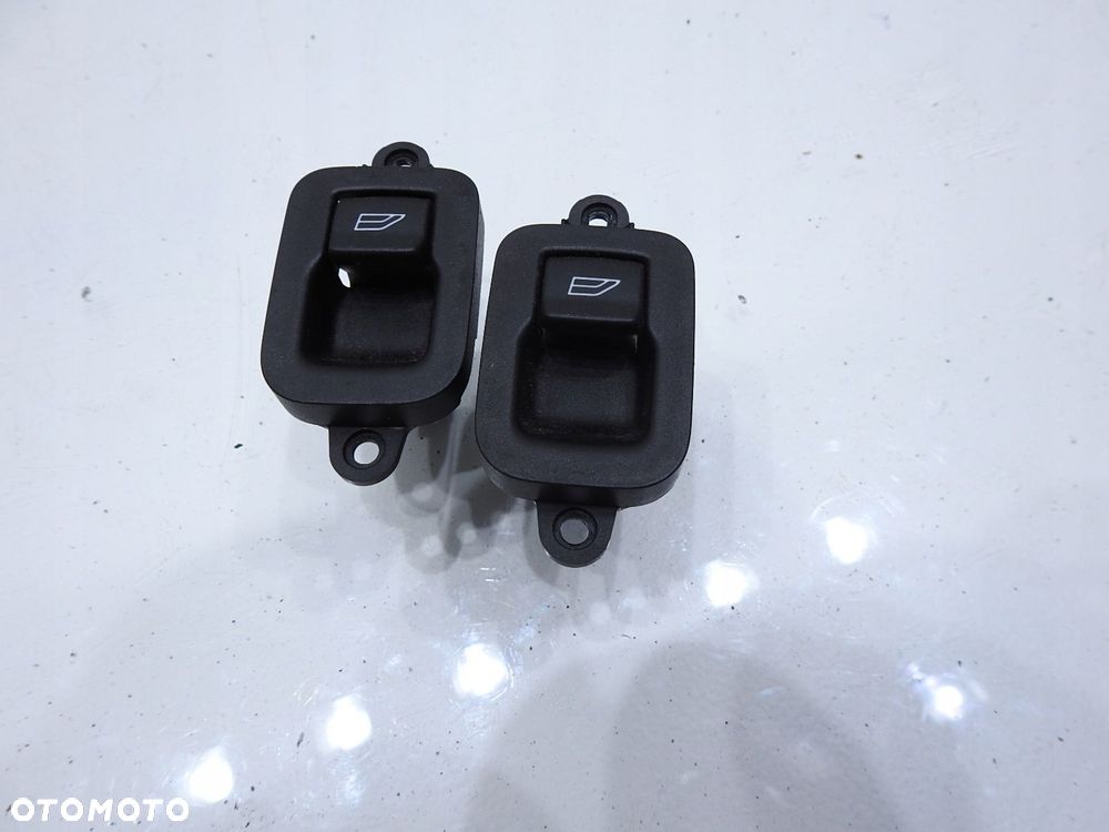 PRZEŁĄCZNIK SZYBY TYŁ VOLVO V50 - 6