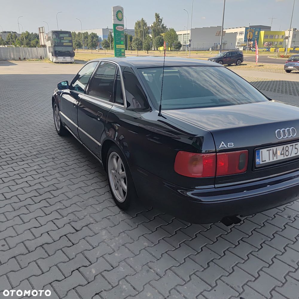 Audi A8 - 4