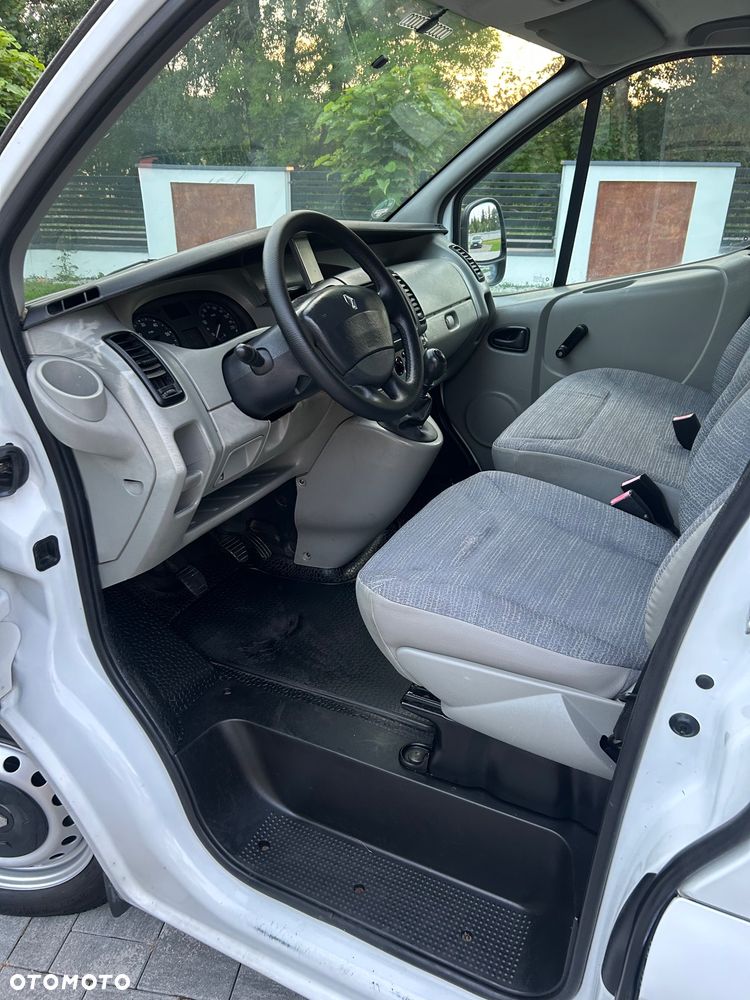 Renault Trafic - 10