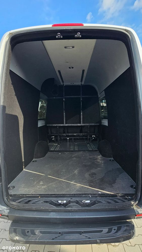 Mercedes-Benz Sprinter 907.235 - 7