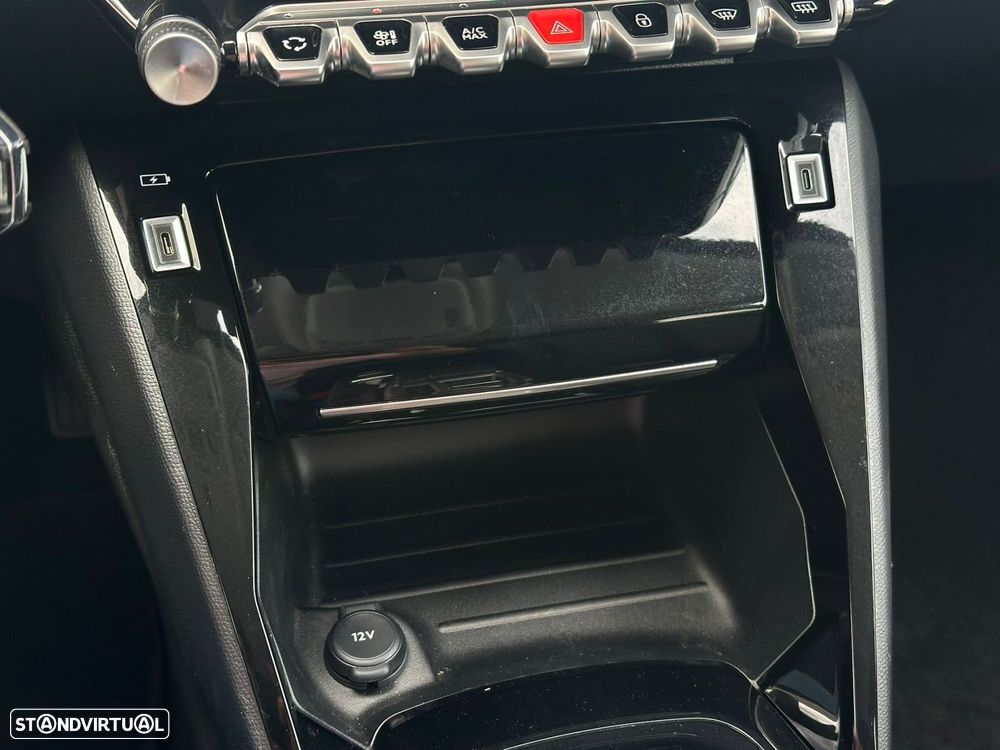 Peugeot 208 1.2 Hybrid Allure e-DCS6 - 22