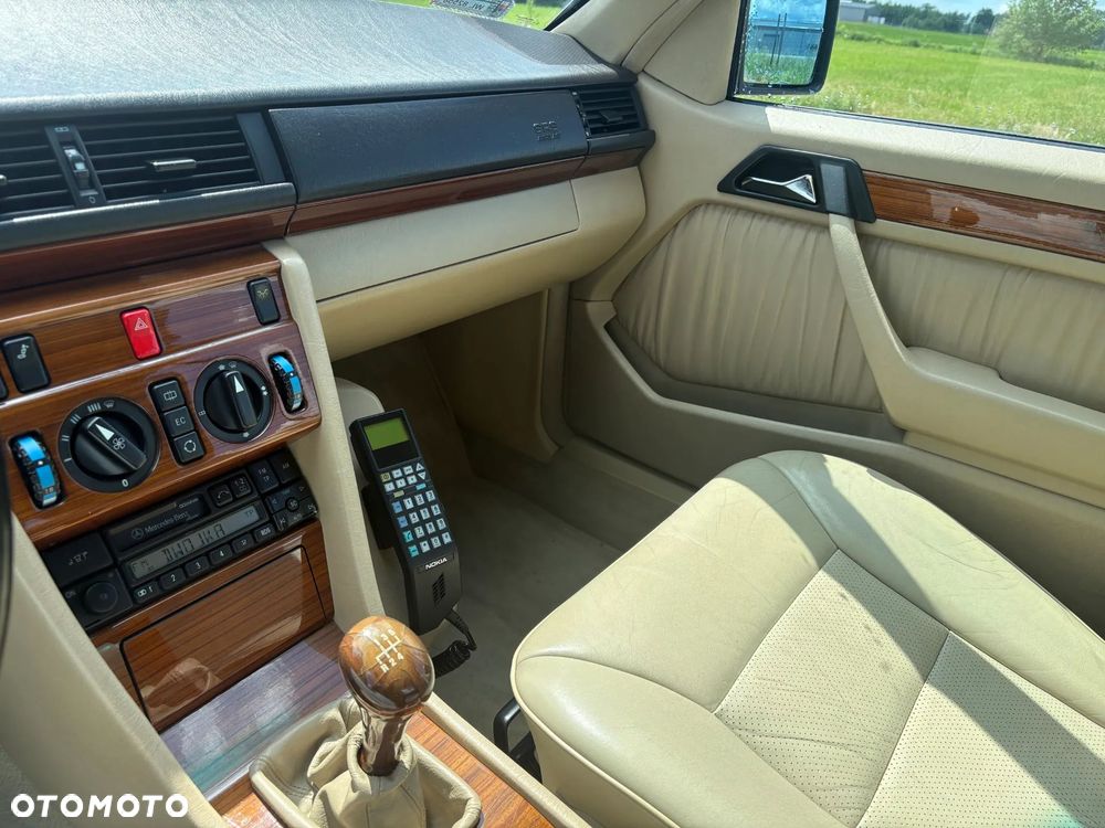 Mercedes-Benz W124 (1984-1993) - 11