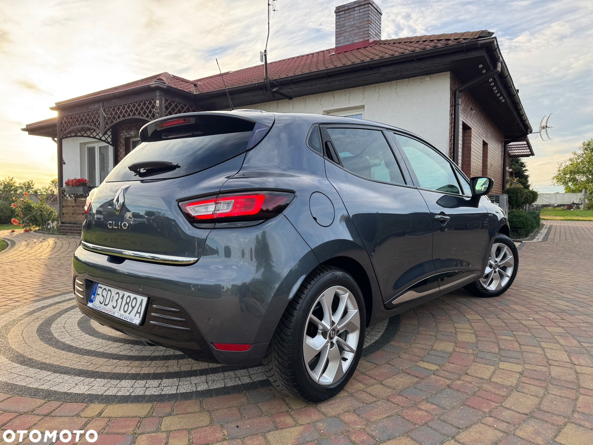 Renault Clio - 9