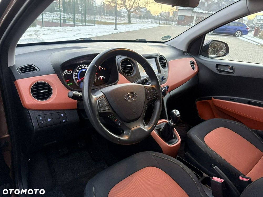 Hyundai i10 1.0 Fifa World Cup Edition - 9