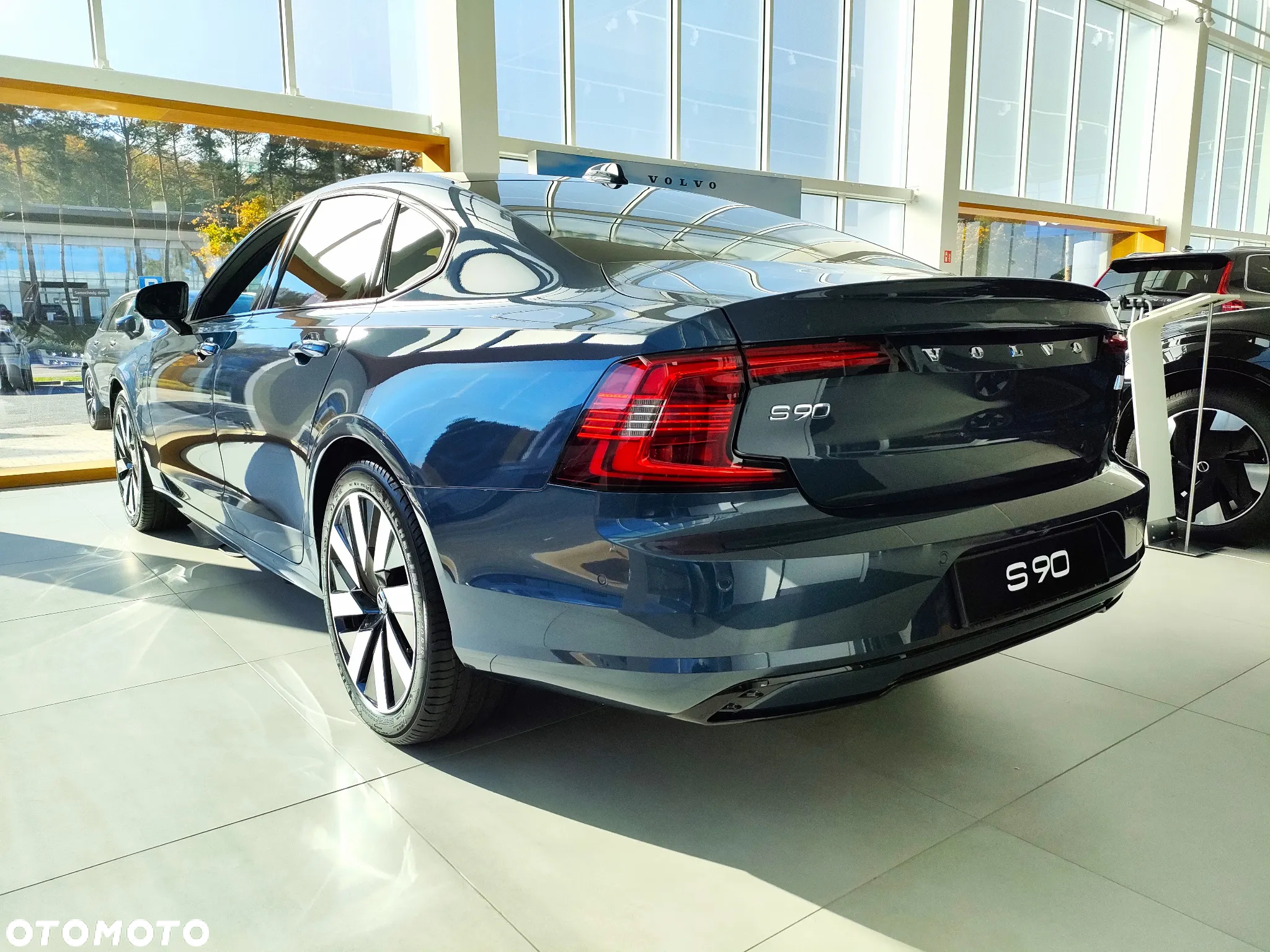 Volvo S90 T8 AWD Plug-In Hybrid Ultimate Dark - 4