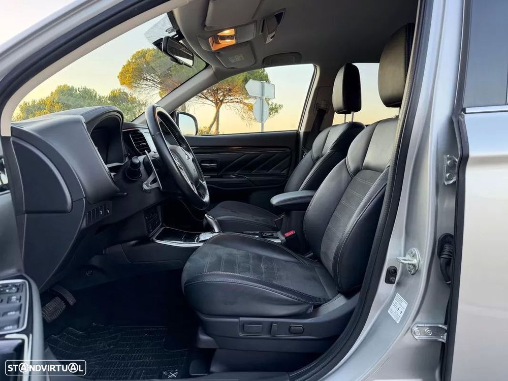 Mitsubishi Outlander 2.4 Instyle - 16