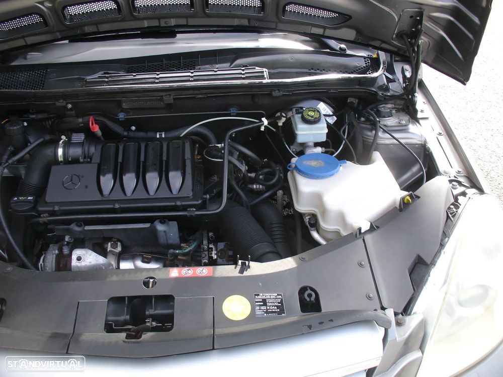 Mercedes-Benz B 180 ver-blueefficiency-sport-edition - 18