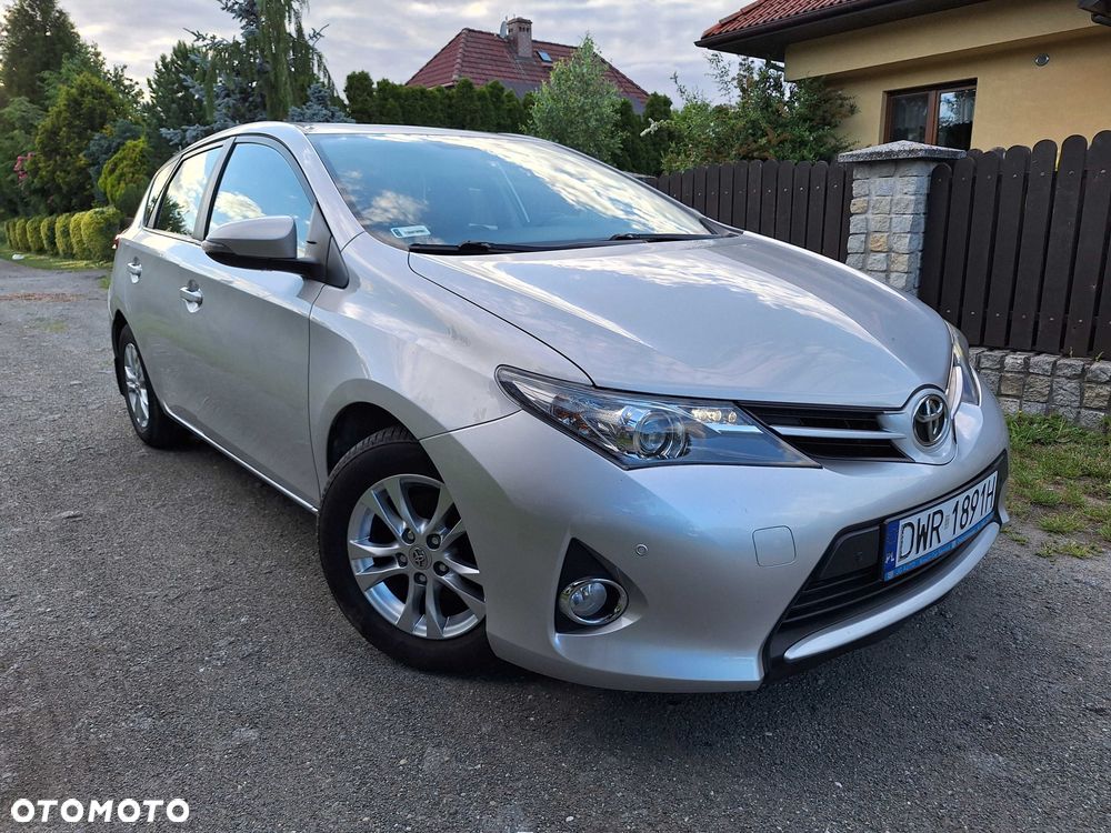 Toyota Auris - 1