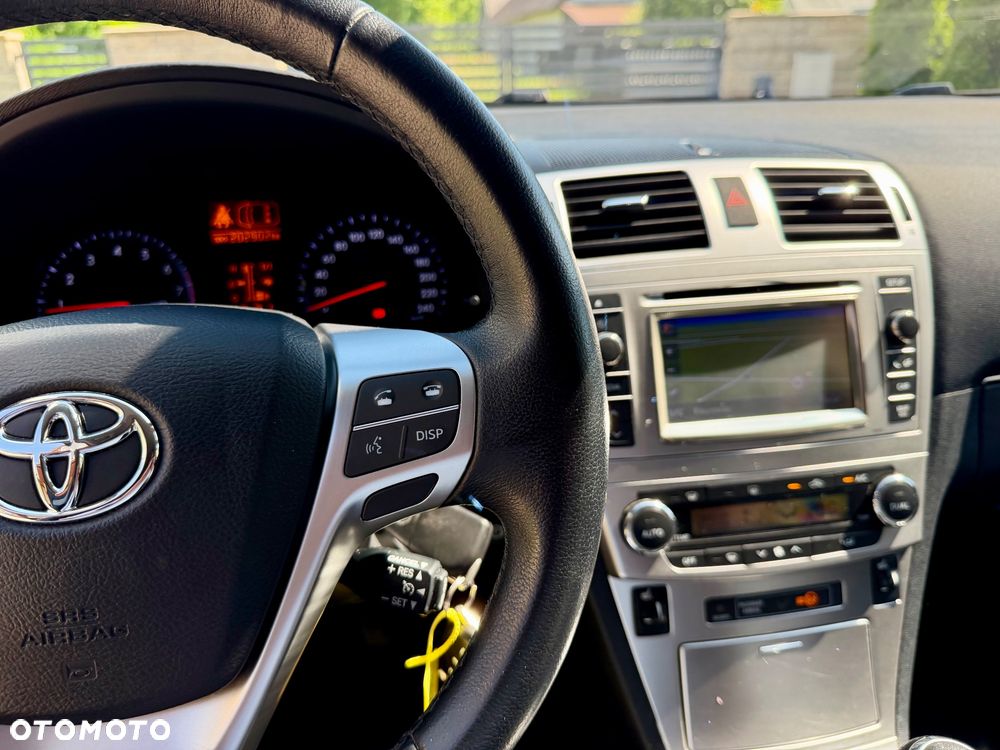 Toyota Avensis 1.8 Premium - 15