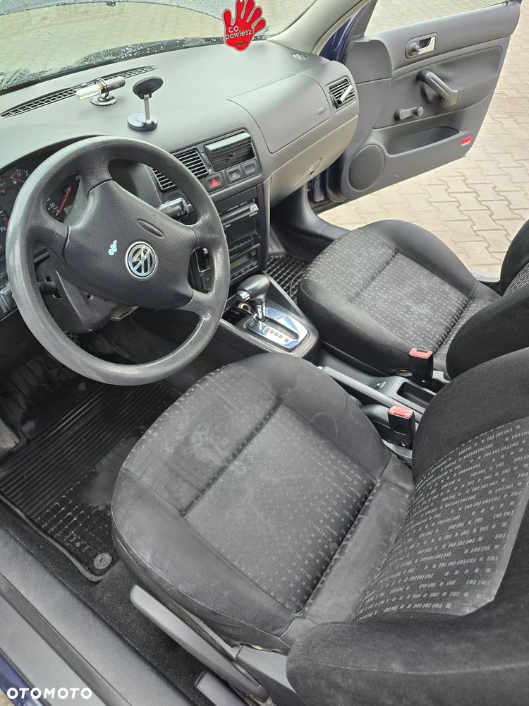 Volkswagen Golf - 11