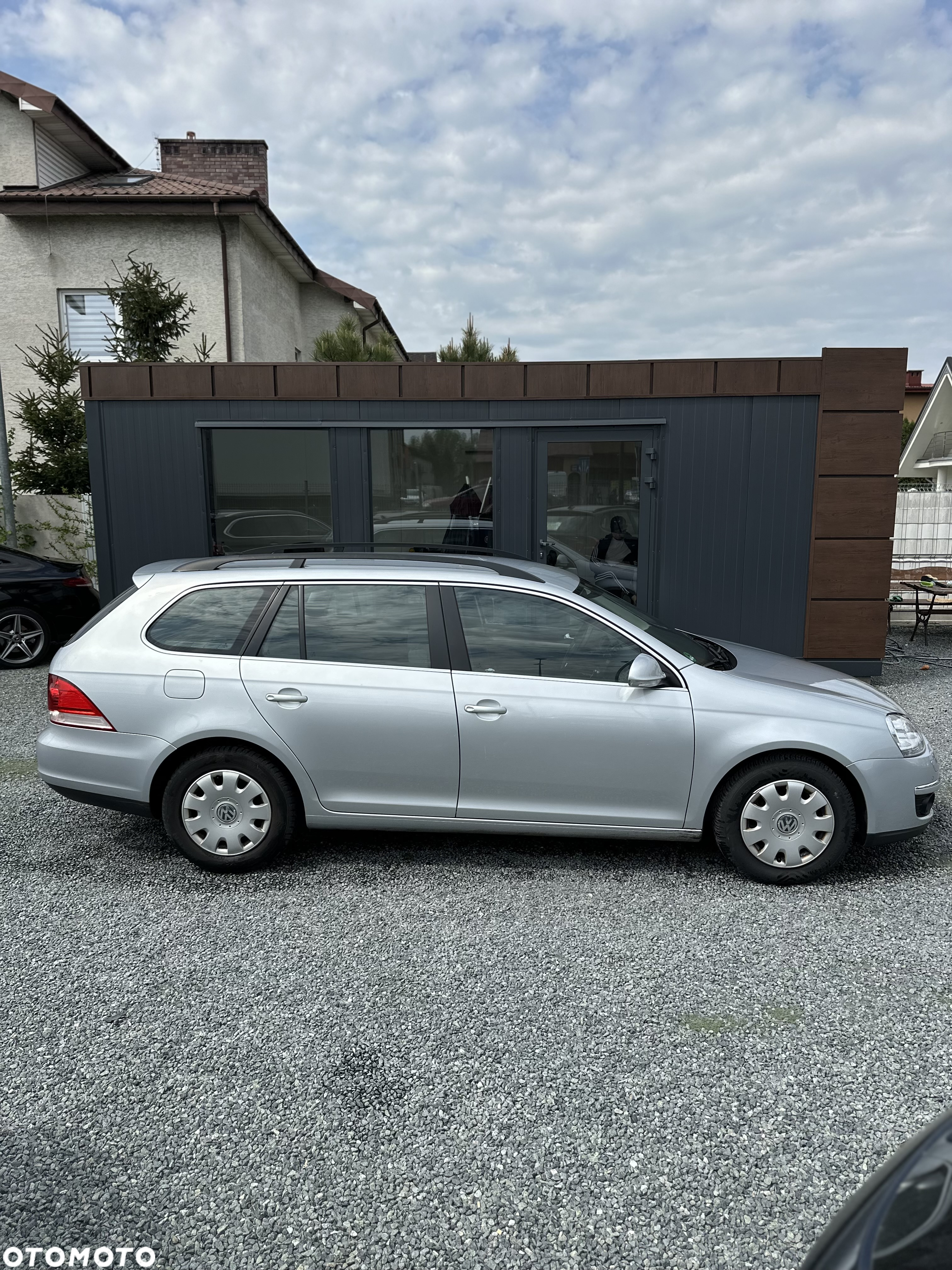 Volkswagen Golf 1.9 TDI DPF Edition BlueMotion - 3