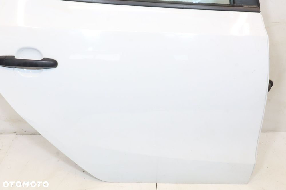 DRZWI PRAWY TYŁ HYUNDAI I30 I 7F - 4