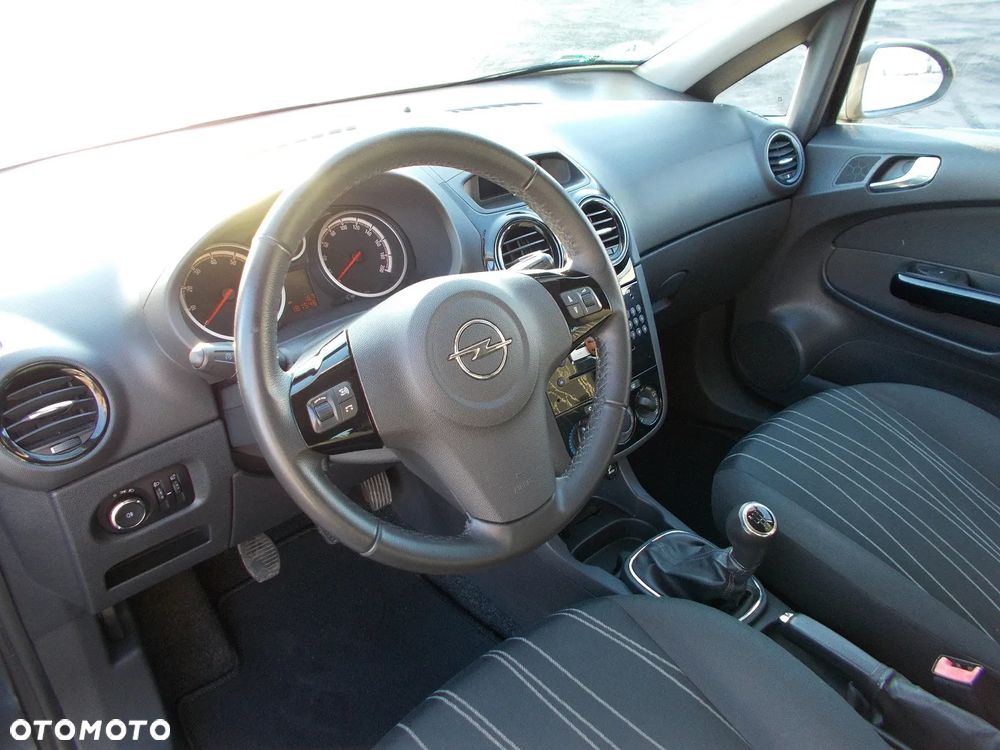 Opel Corsa 1.2 16V Enjoy - 19