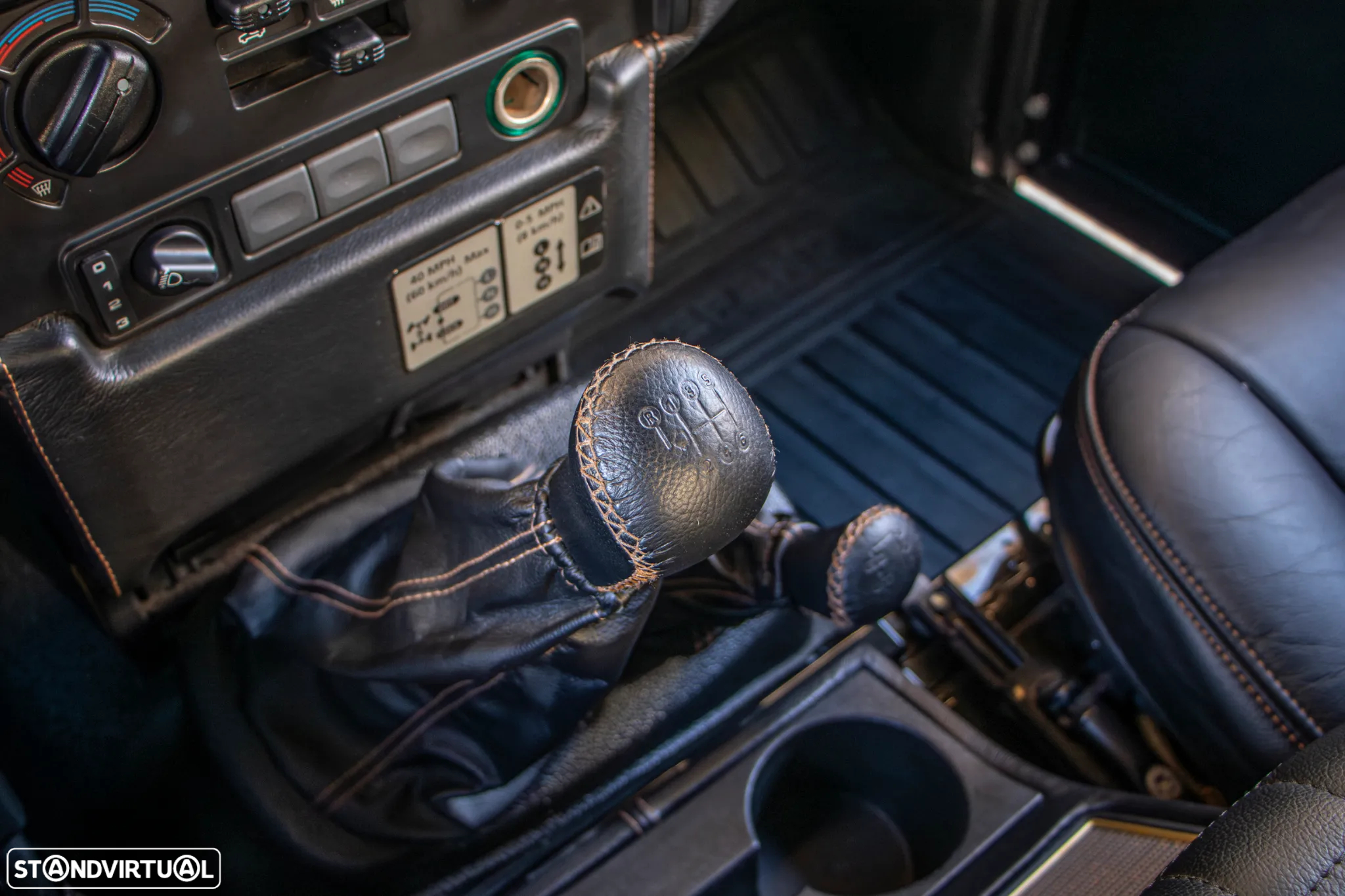 Land Rover Defender 90 SW 2.4 CRD S - 20