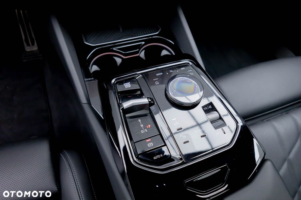 BMW Seria 5 520d xDrive mHEV M Sport Edition - 32