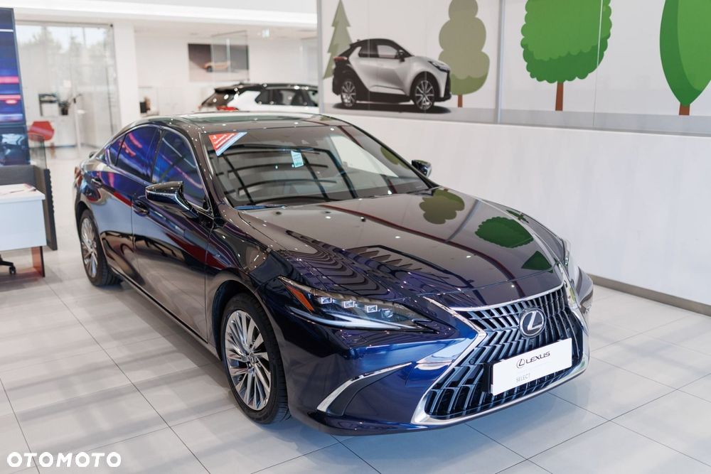 Lexus ES - 4