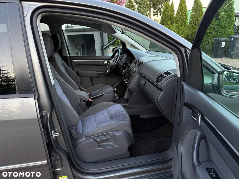 Volkswagen Touran 2.0 TDI Highline - 8