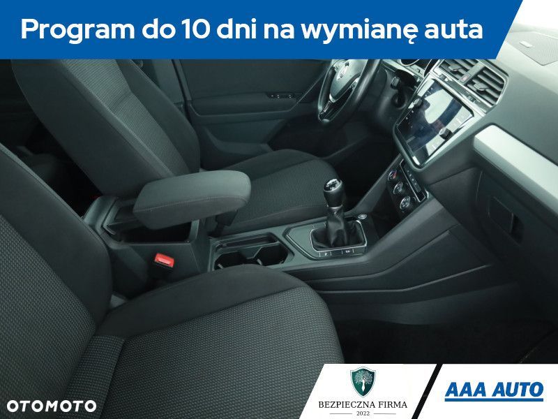 Volkswagen Tiguan - 9