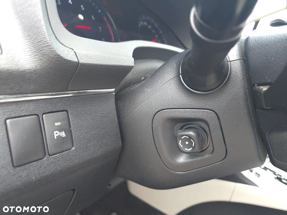 Toyota Avensis 2.0 Prestige NAVI MS - 24