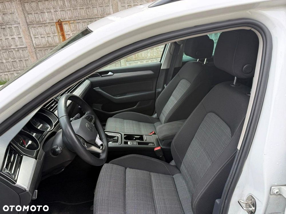 Volkswagen Passat 2.0 TDI SCR DSG Business - 19
