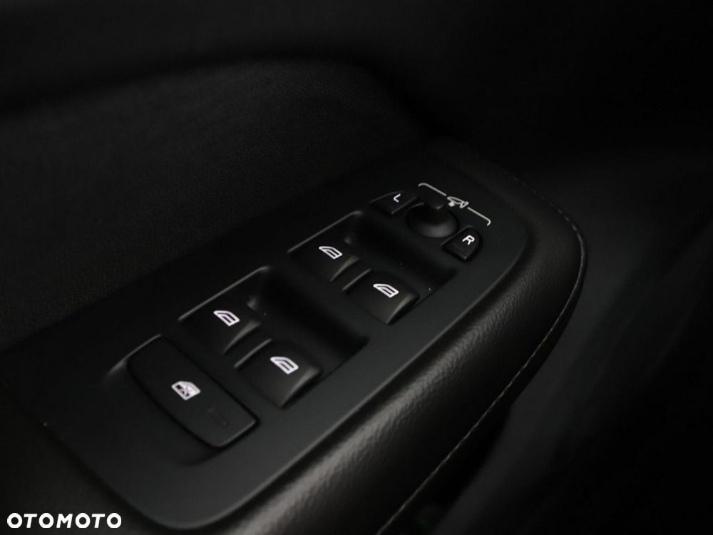 Volvo V60 D4 Geartronic Momentum Pro - 35