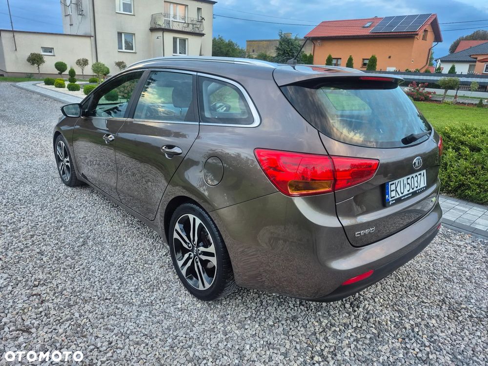 Kia Ceed - 16