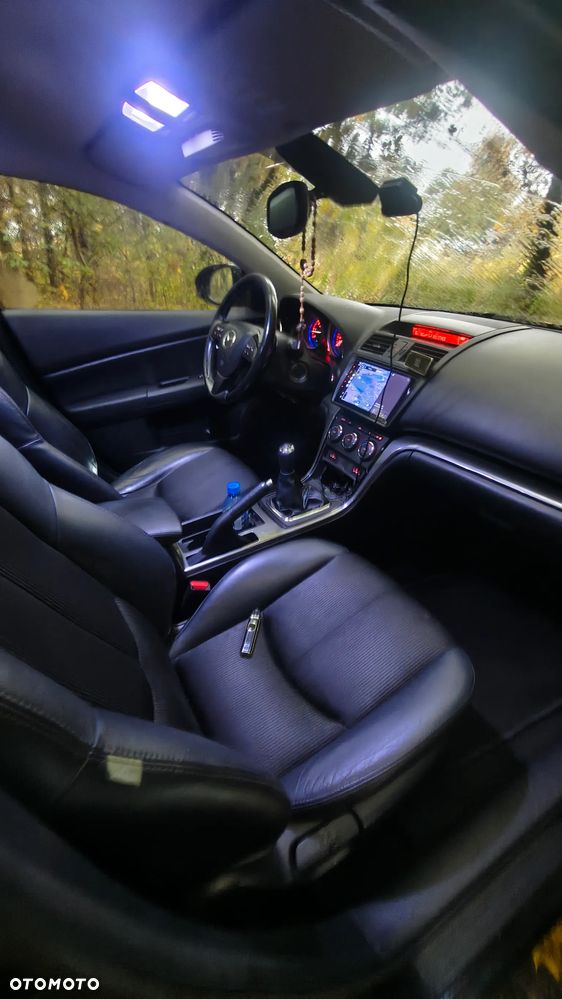 Mazda 6 2.2 CD Exclusive + - 21