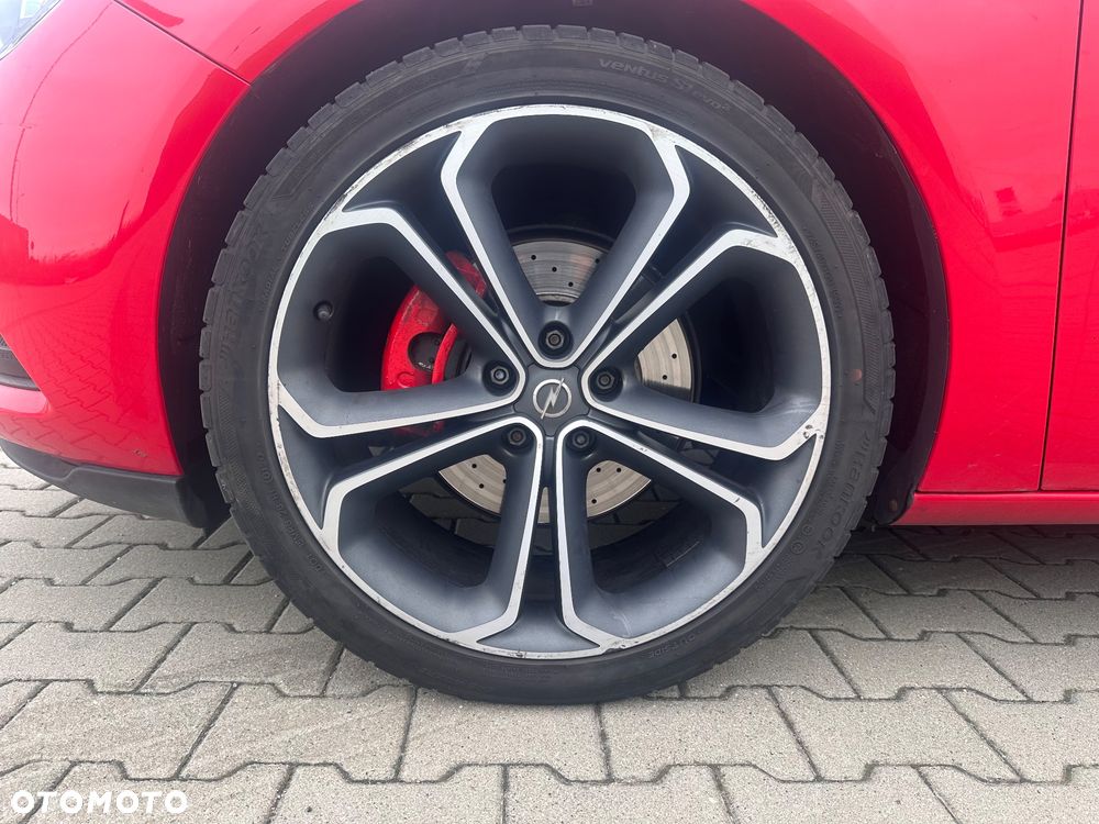 Opel Astra GTC 1.6 Turbo Cosmo - 12