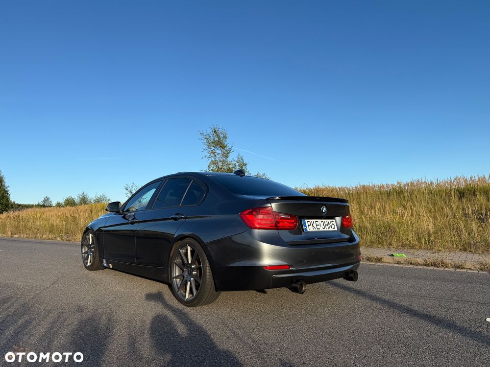 BMW Seria 3 335i - 11