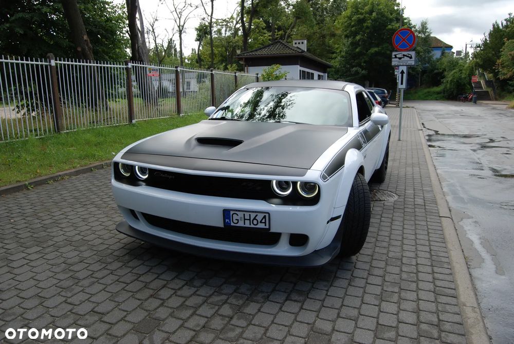 Dodge Challenger - 4