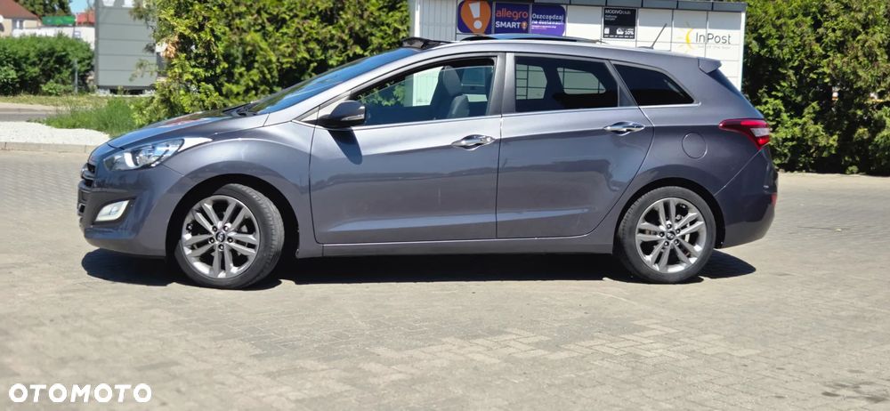 Hyundai i30 blue Kombi 1.6 GDi YES Gold - 8