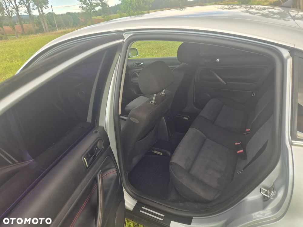 Volkswagen Passat 1.6 Exclusive - 10