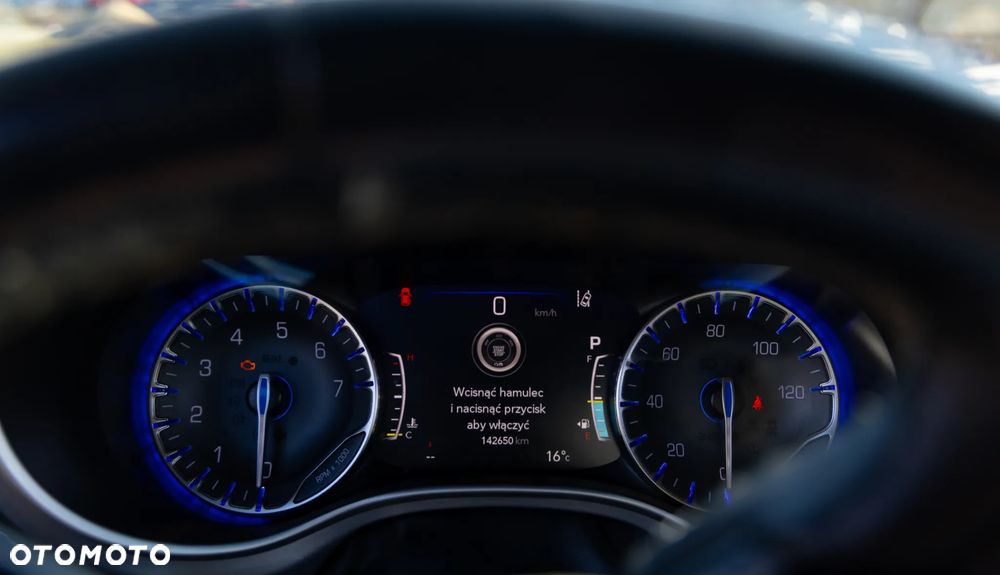 Chrysler Pacifica - 11