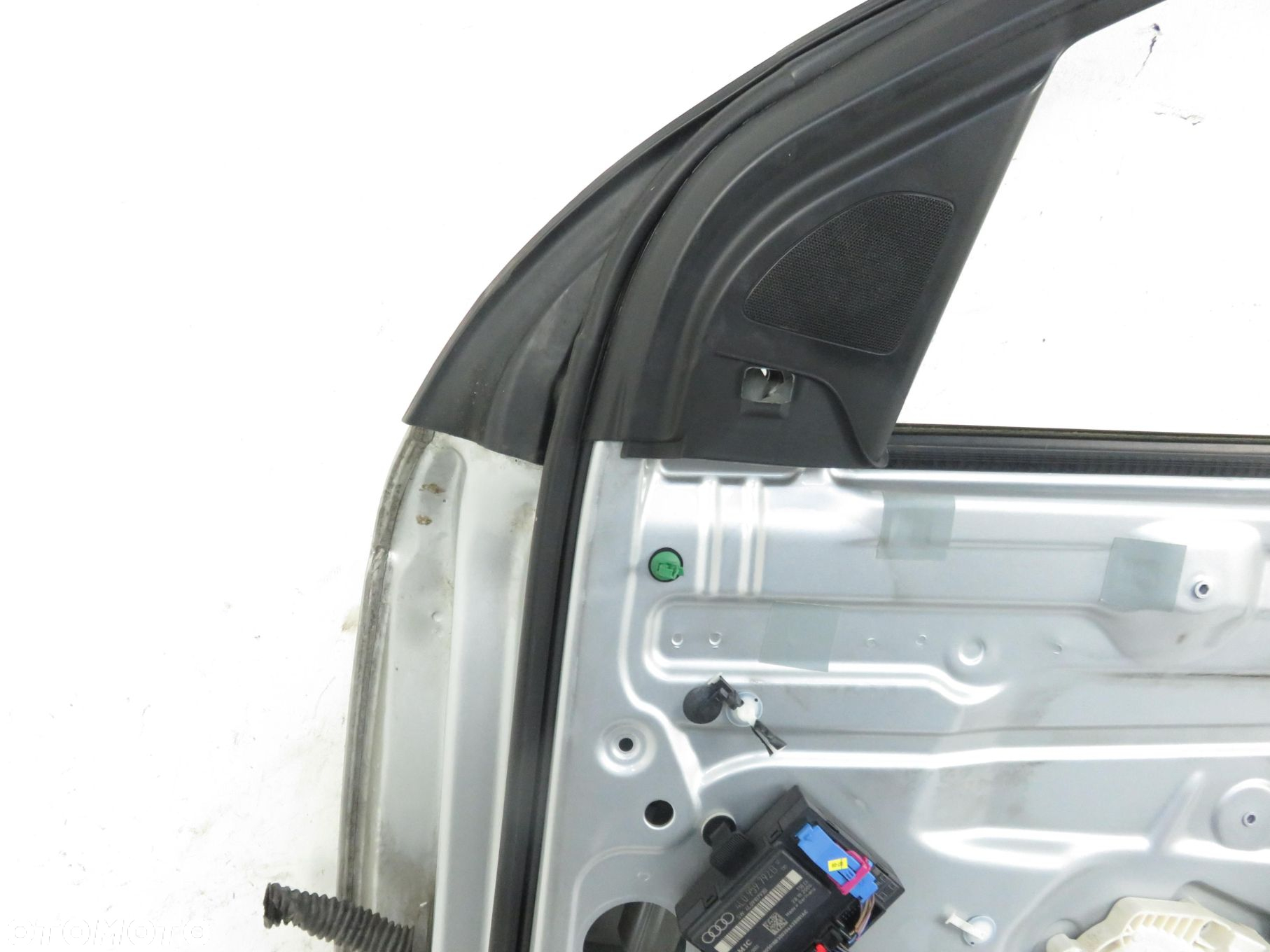 DRZWI PRAWE PRZEDNIE AUDI Q7 (4L) 5B5B - 8