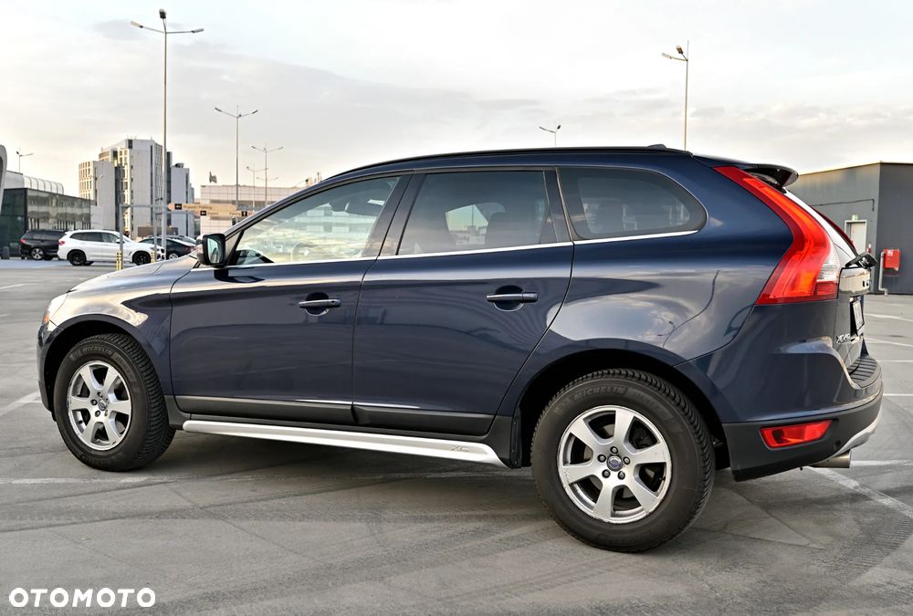 Volvo XC 60 D4 Momentum - 40