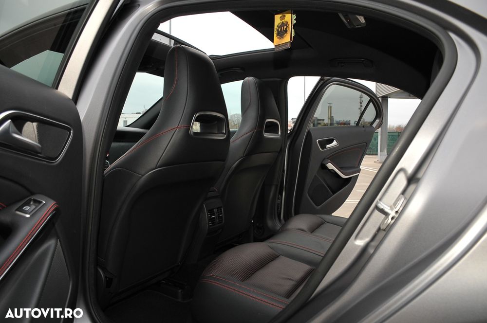 Mercedes-Benz A 250 Sport 4Matic 7G-DCT - 14