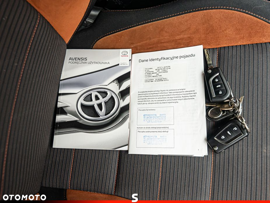 Toyota Avensis 1.8 Premium - 26