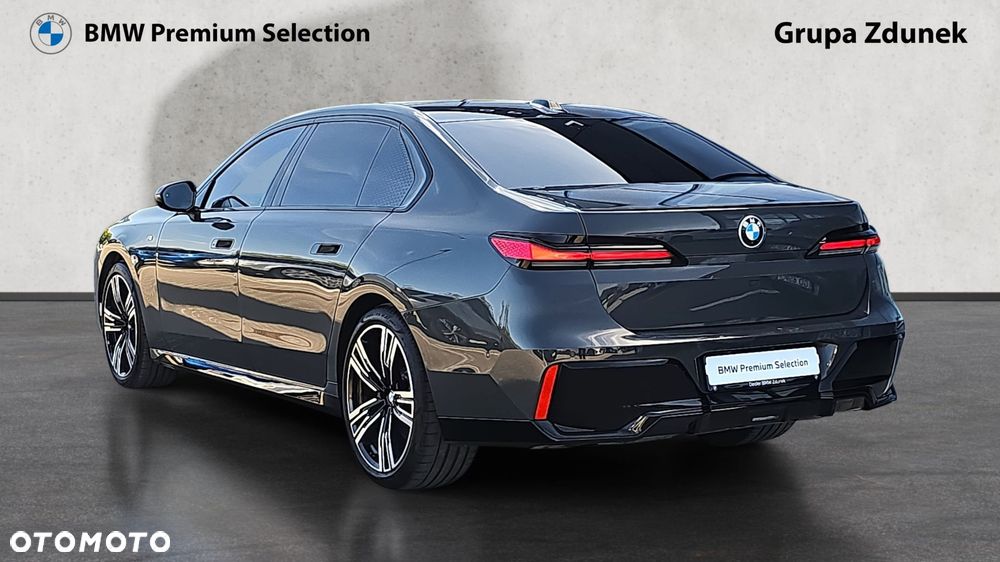 BMW Seria 7 - 8