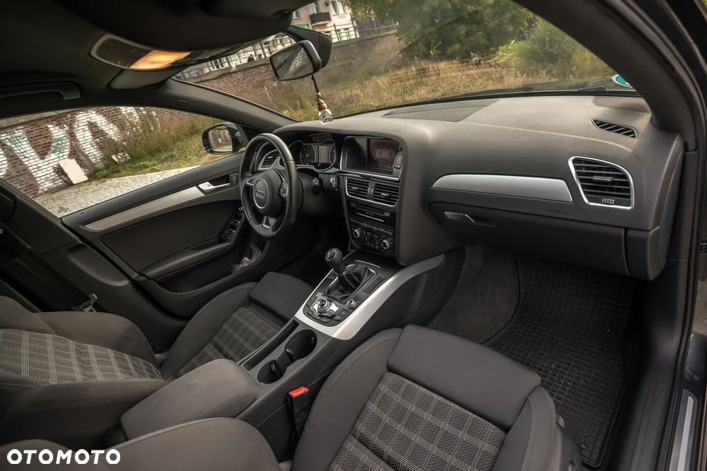 Audi A4 Avant - 33