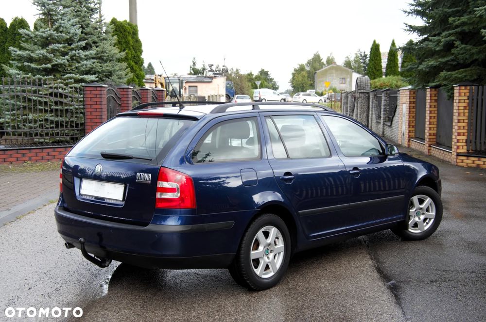 Skoda Octavia 1.6 Combi Selection - 19