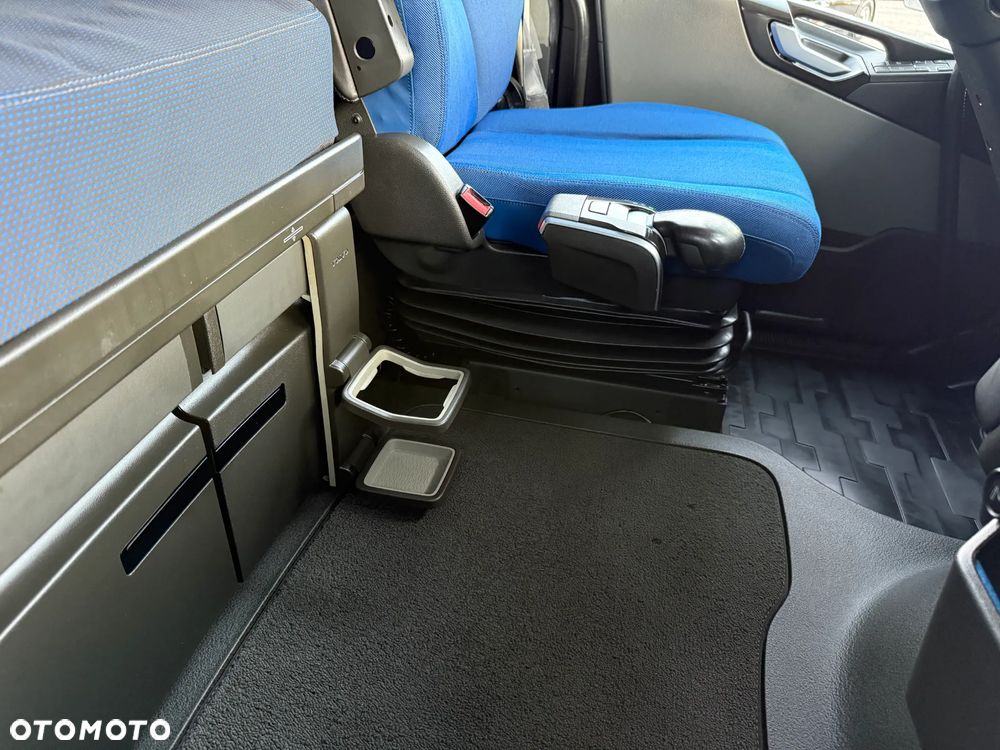 Volvo FH500 /FULL LED/NAVI/KLIMA.POSTOJOWA/WAGA/SPROWADZONY Z DE - 33