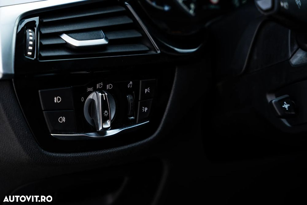 BMW Seria 5 520d Aut. - 14
