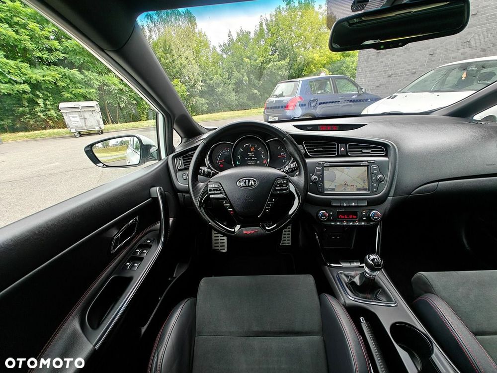 Kia Ceed - 38