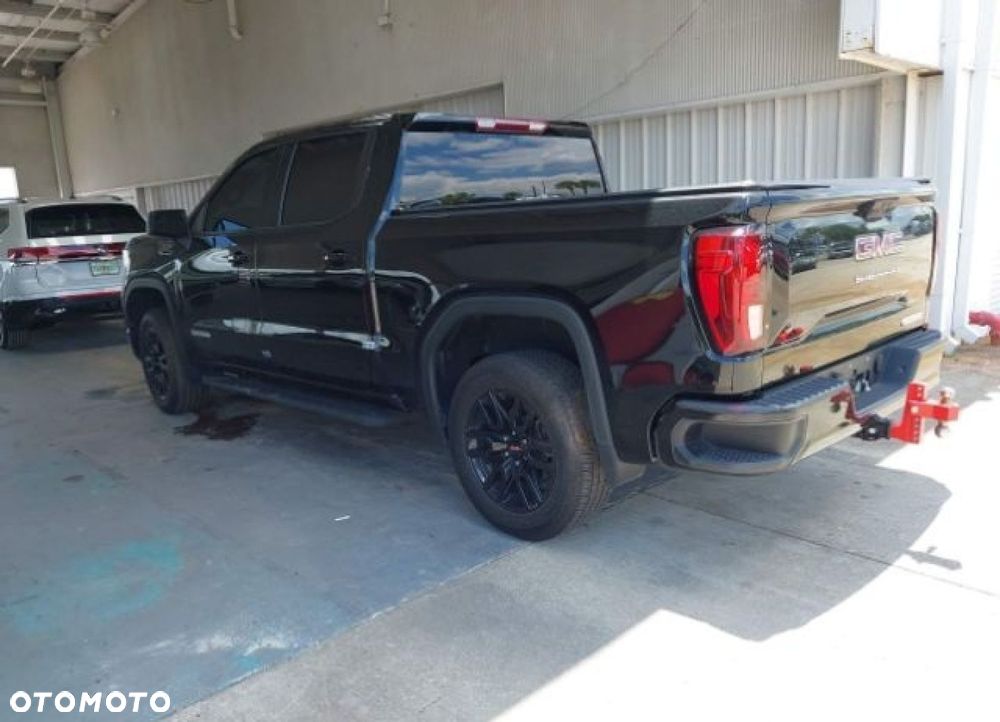 GMC Sierra - 4