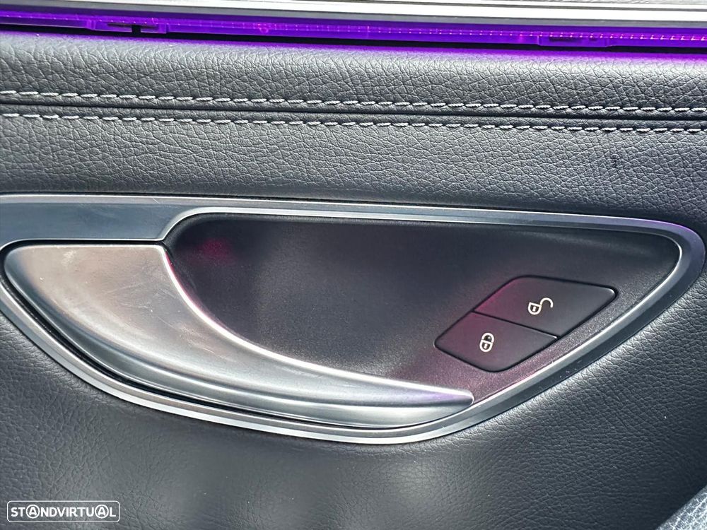 Mercedes-Benz E 300 de AMG Line - 22