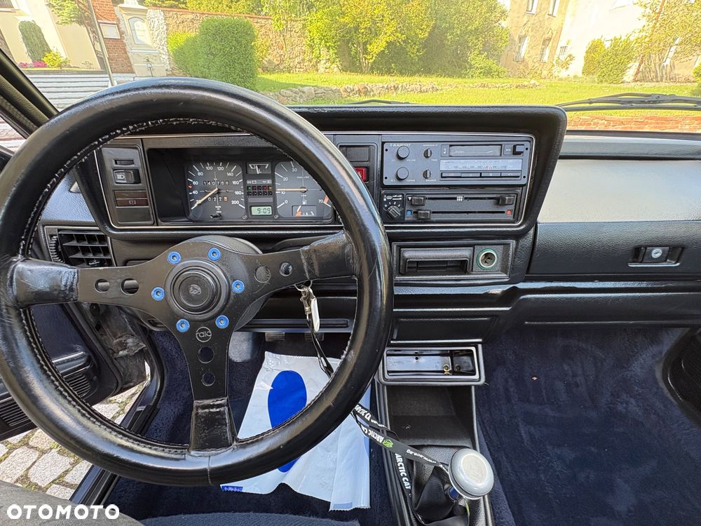 Volkswagen Golf 1.6 CL - 11