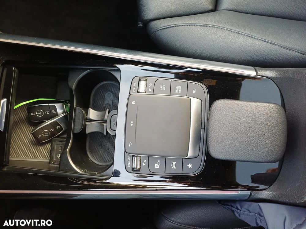 Mercedes-Benz GLA - 25