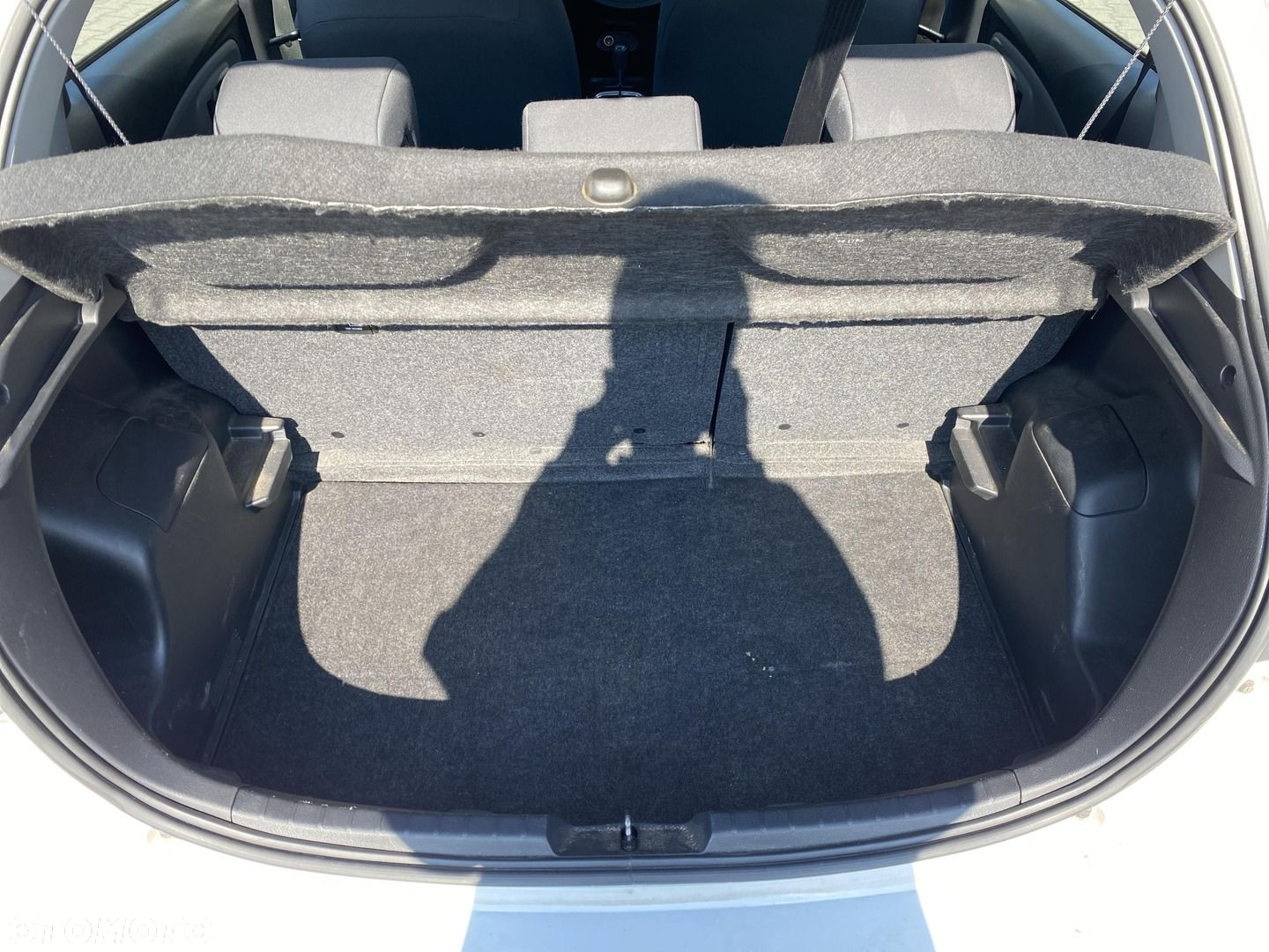 Toyota Yaris - 12
