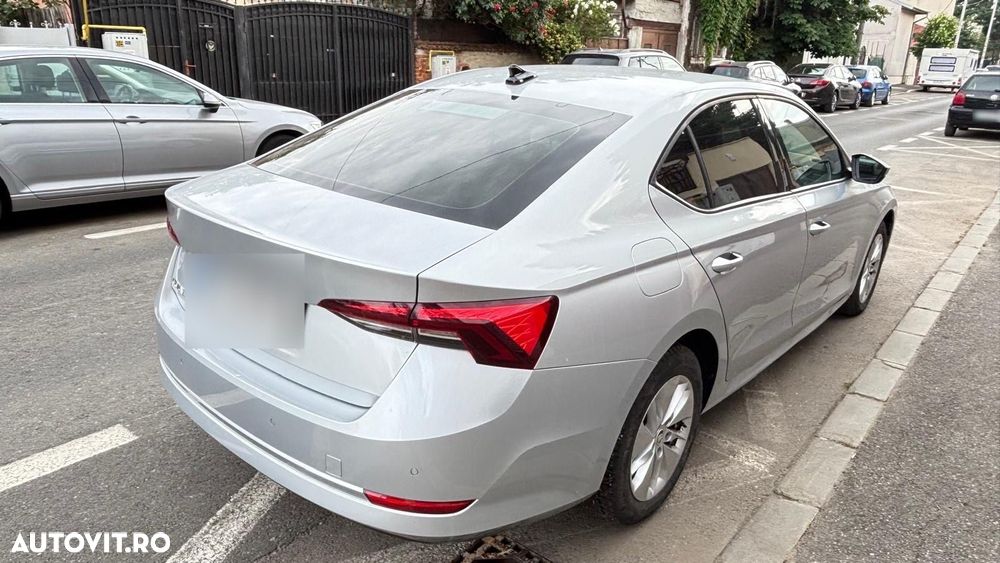 Skoda Octavia 2.0 TDI DSG Style - 3
